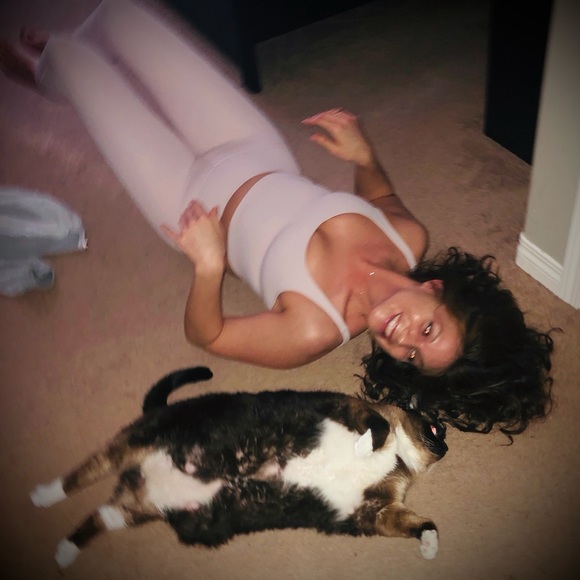 I am Rae, and it is a pleasure to ‘meet’ you! ❤️ - Picture 1 of 1